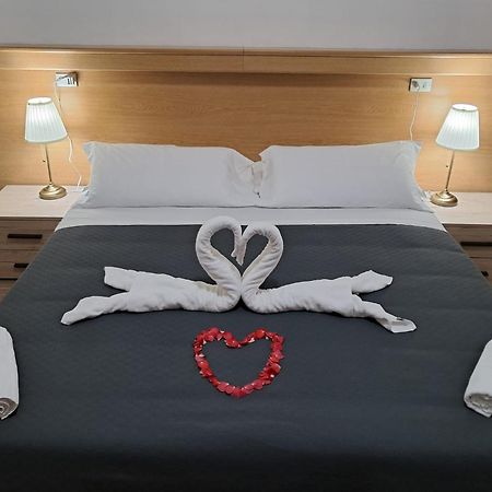 Hotel Tito 2 Mestre Buitenkant foto
