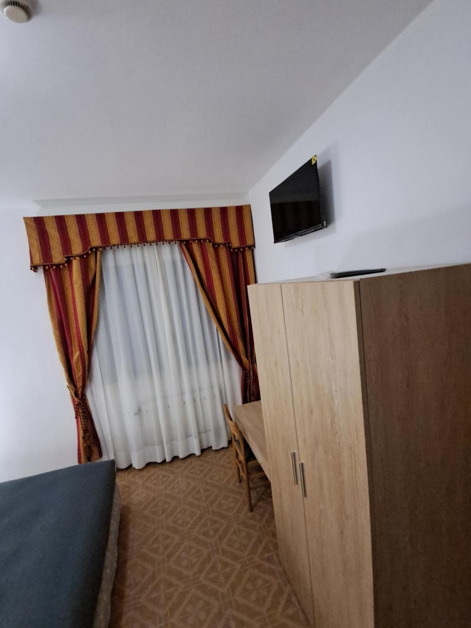 Hotel Tito 2 Mestre Buitenkant foto
