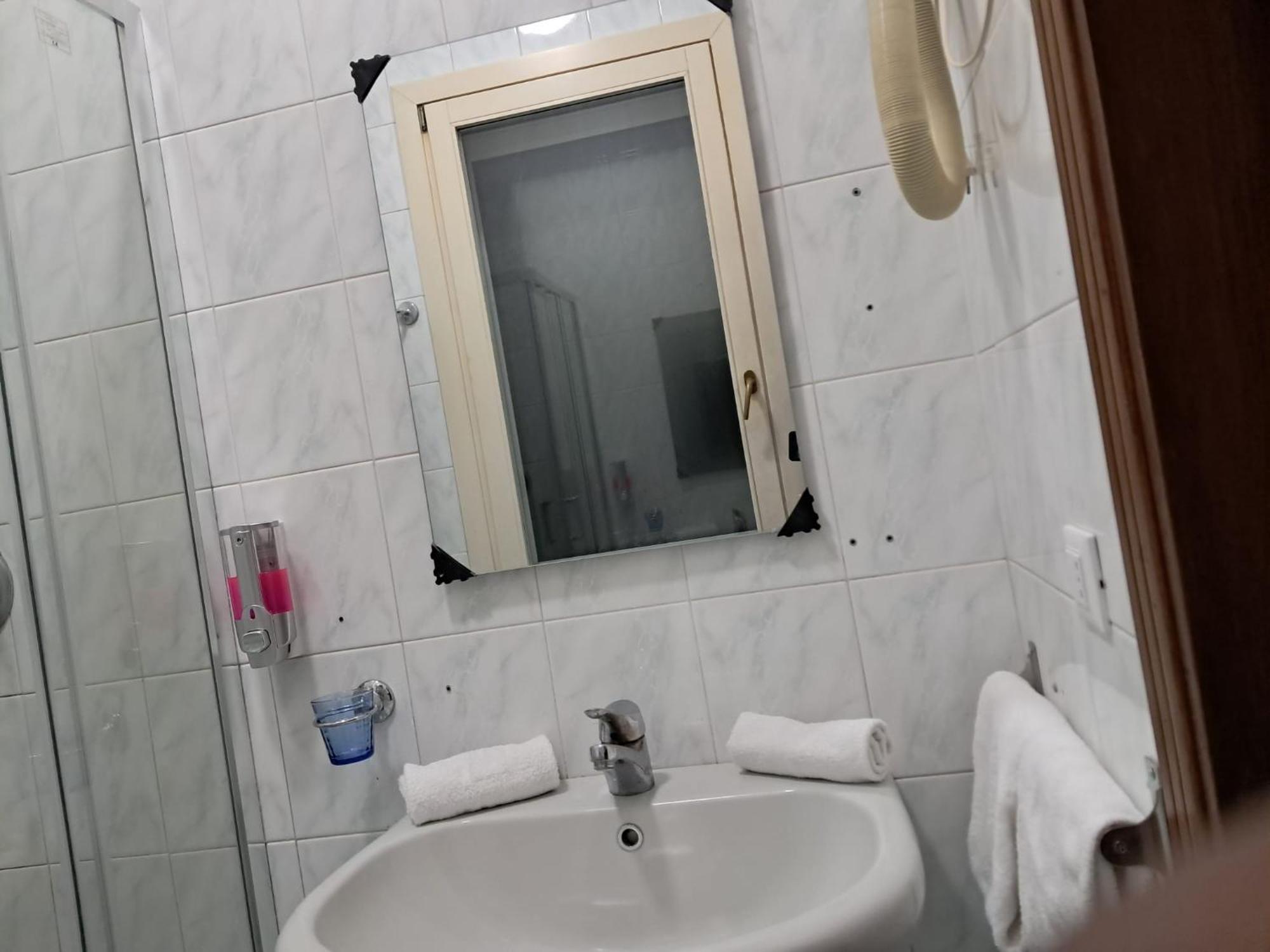 Hotel Tito 2 Mestre Buitenkant foto
