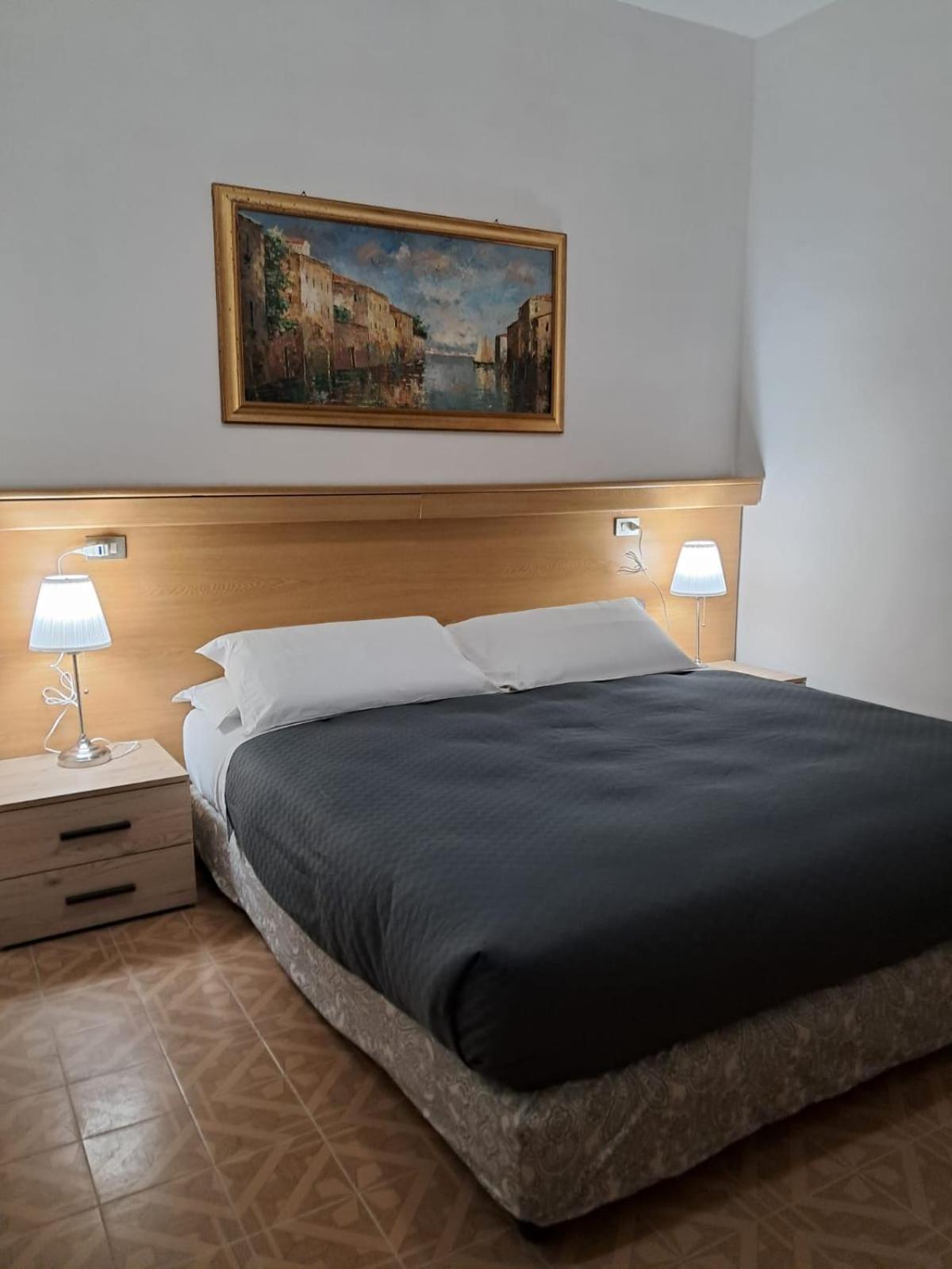 Hotel Tito 2 Mestre Buitenkant foto