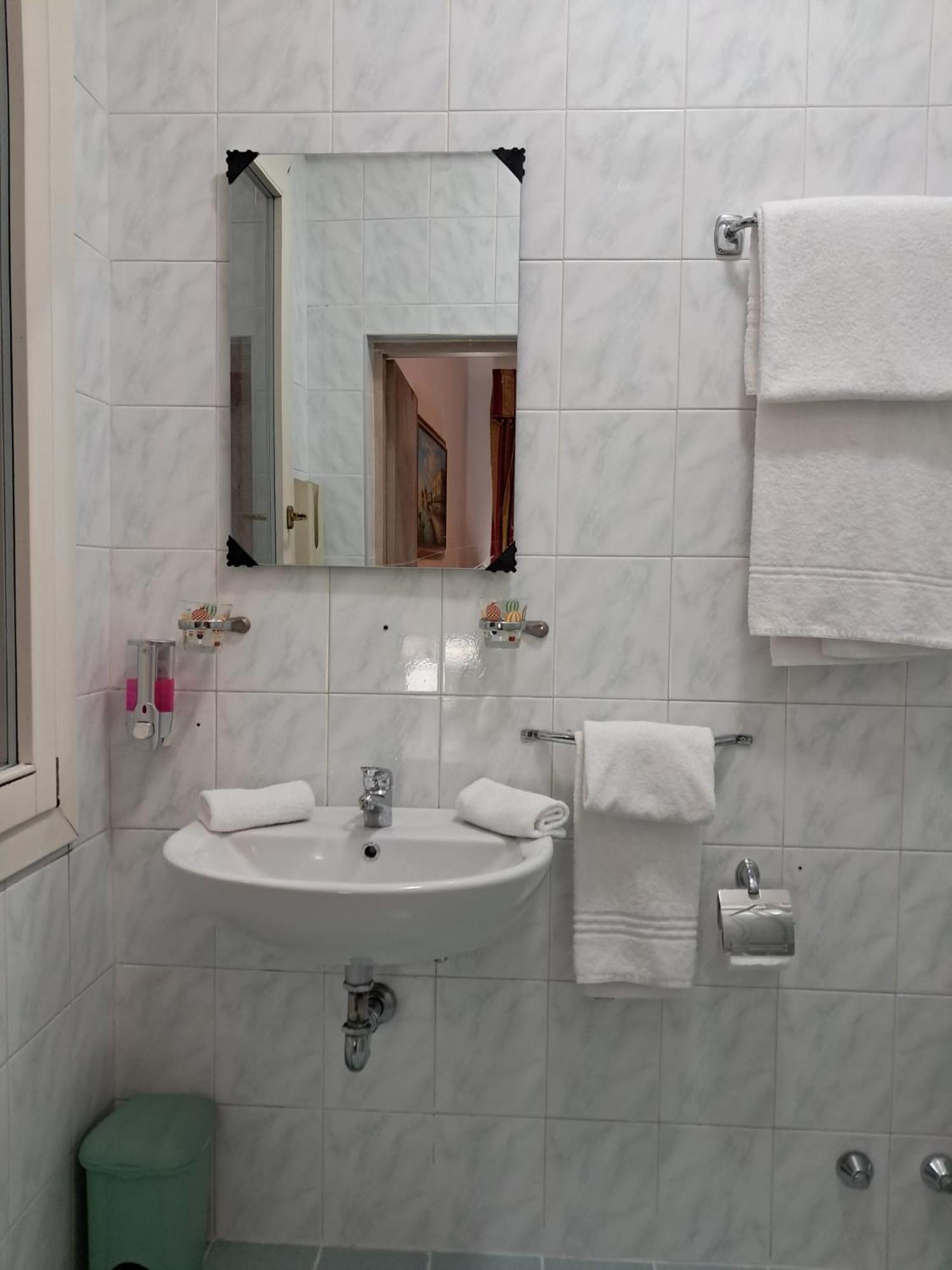 Hotel Tito 2 Mestre Buitenkant foto